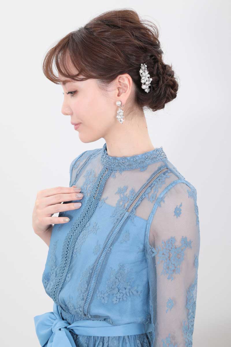 ブルーのクラシカルミックスレースドレス