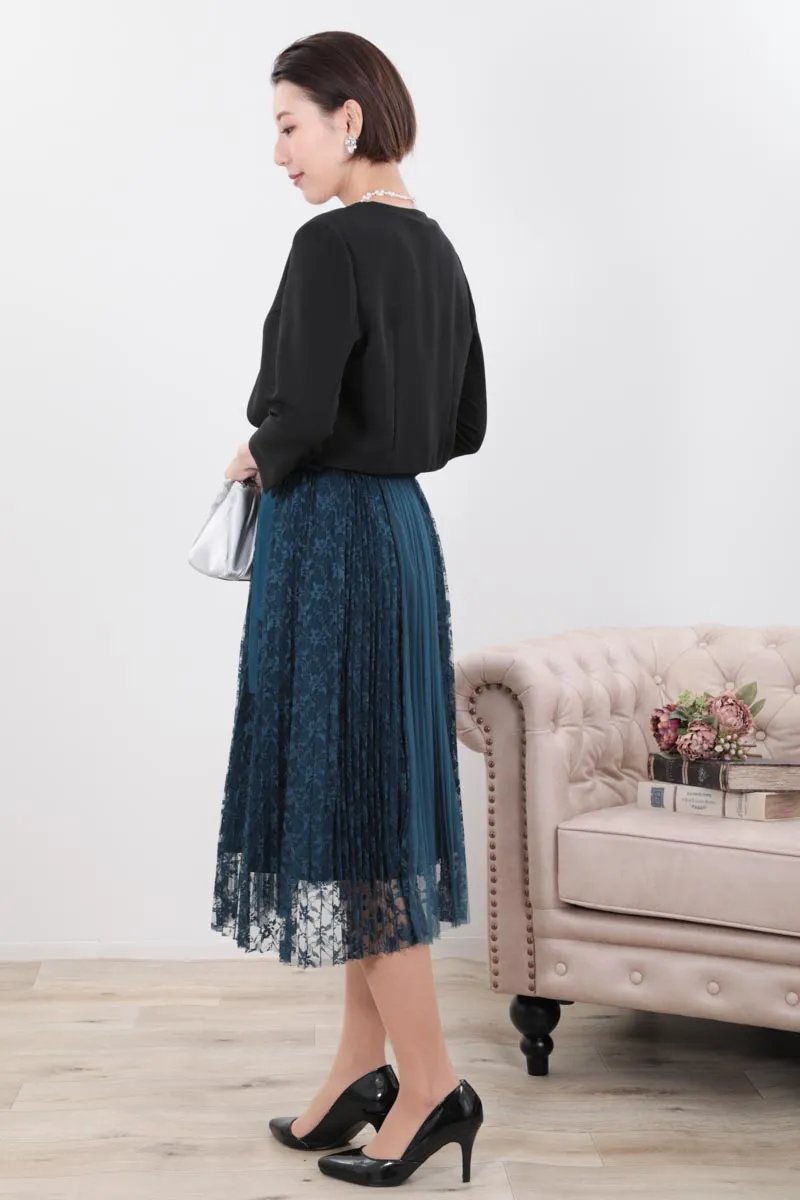 ブルーグリーンのレース巻きスカート付きドレス