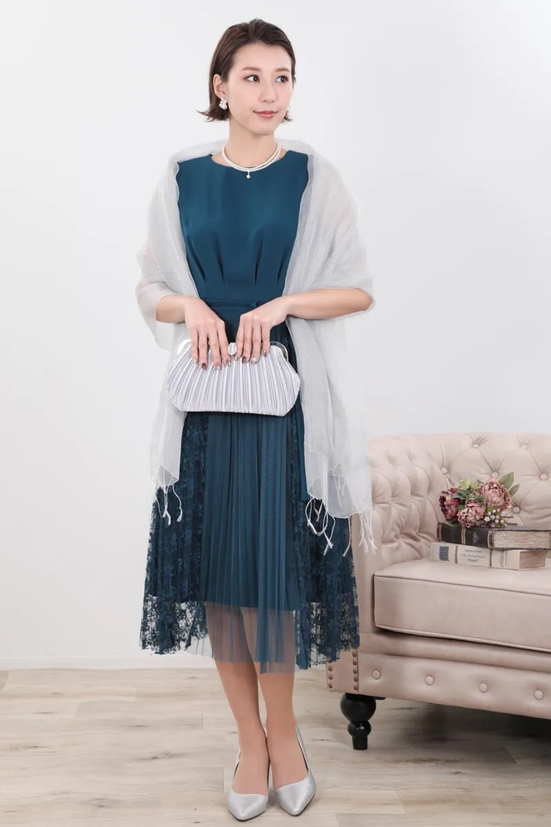 ブルーグリーンのレース巻きスカート付きドレス