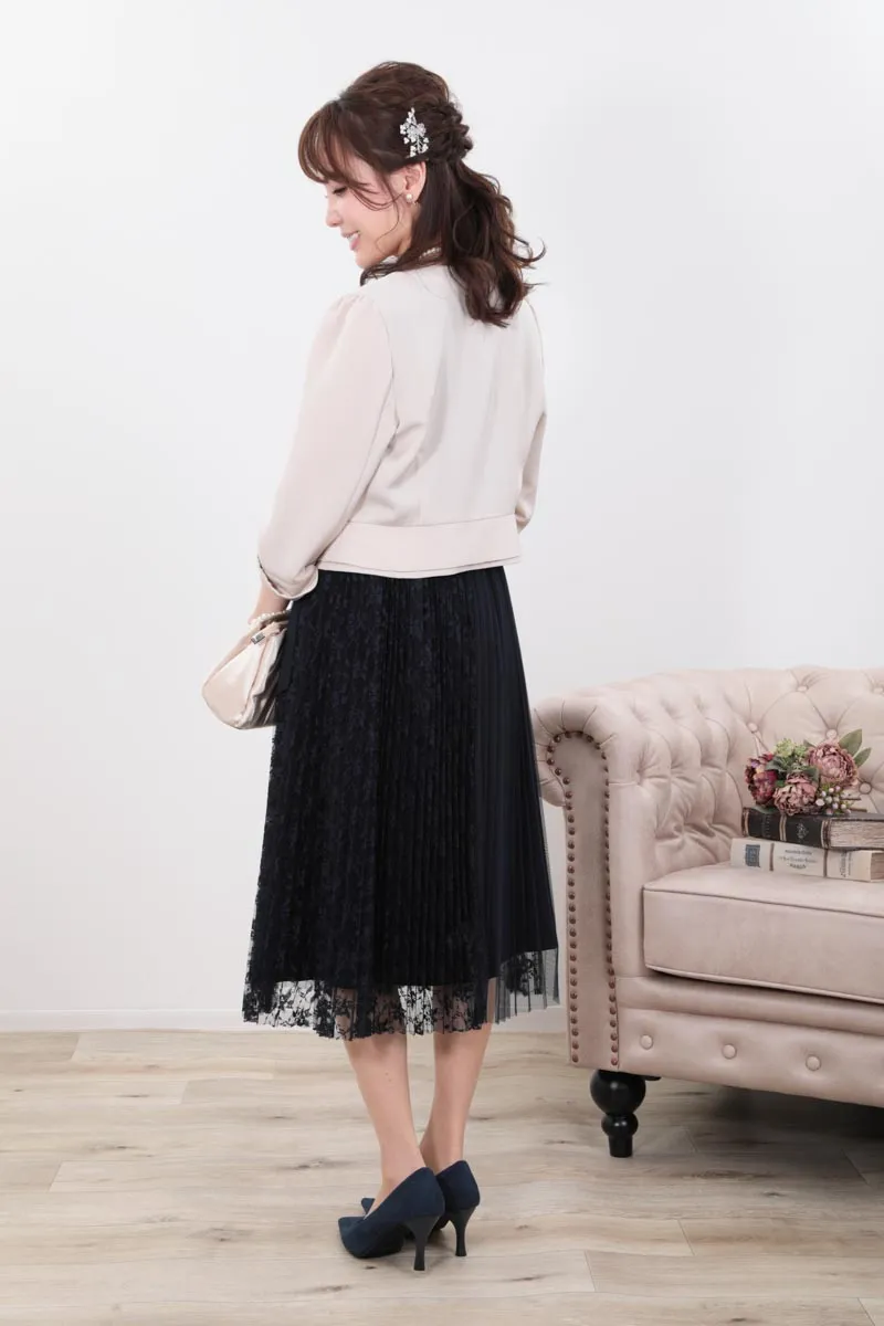 ネイビーのレース巻きスカート付きドレス