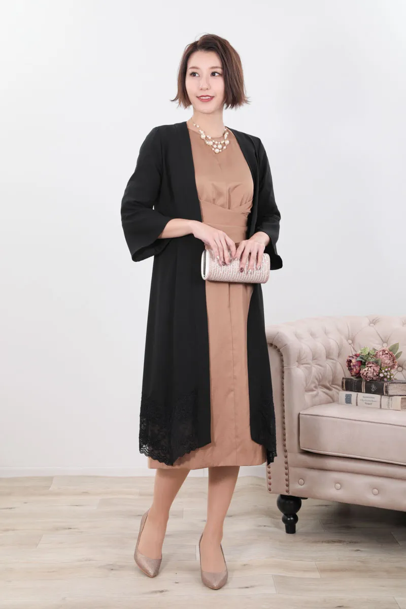 キャメルのウエストマークサテンドレス