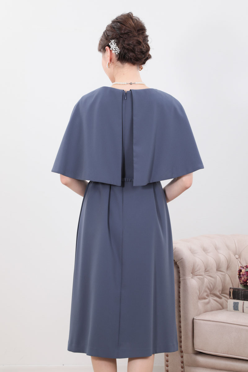 ブルーグレーのリバーシブルケープ袖付きAラインドレス