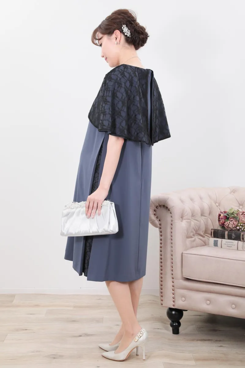 ブルーグレーのリバーシブルケープ袖付きAラインドレス
