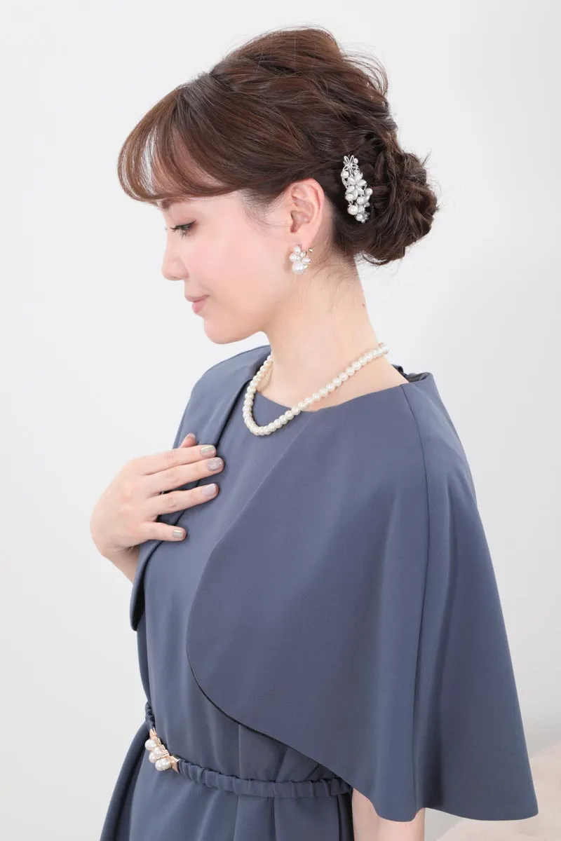 ブルーグレーのリバーシブルケープ袖付きAラインドレス