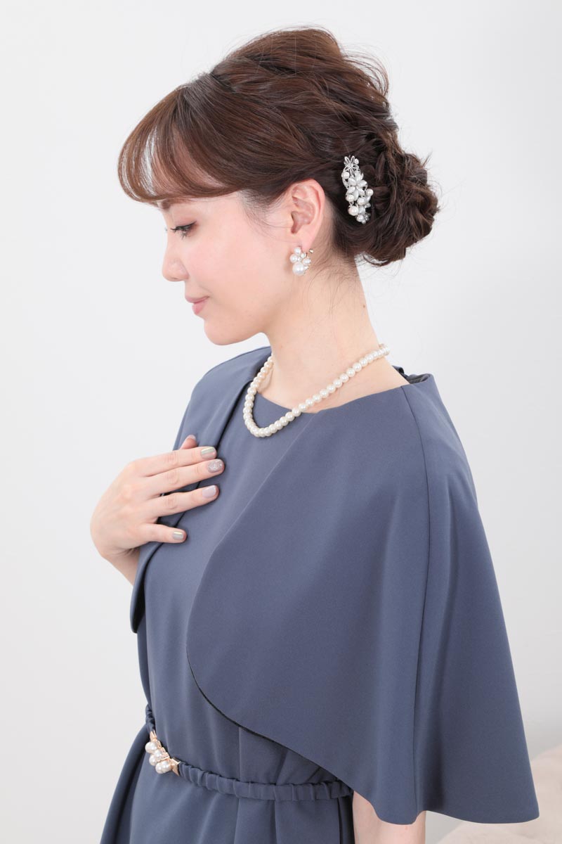 ブルーグレーのリバーシブルケープ袖付きAラインドレス