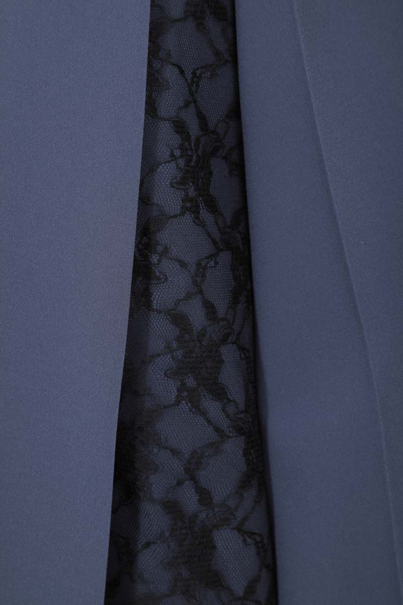 ブルーグレーのリバーシブルケープ袖付きAラインドレス