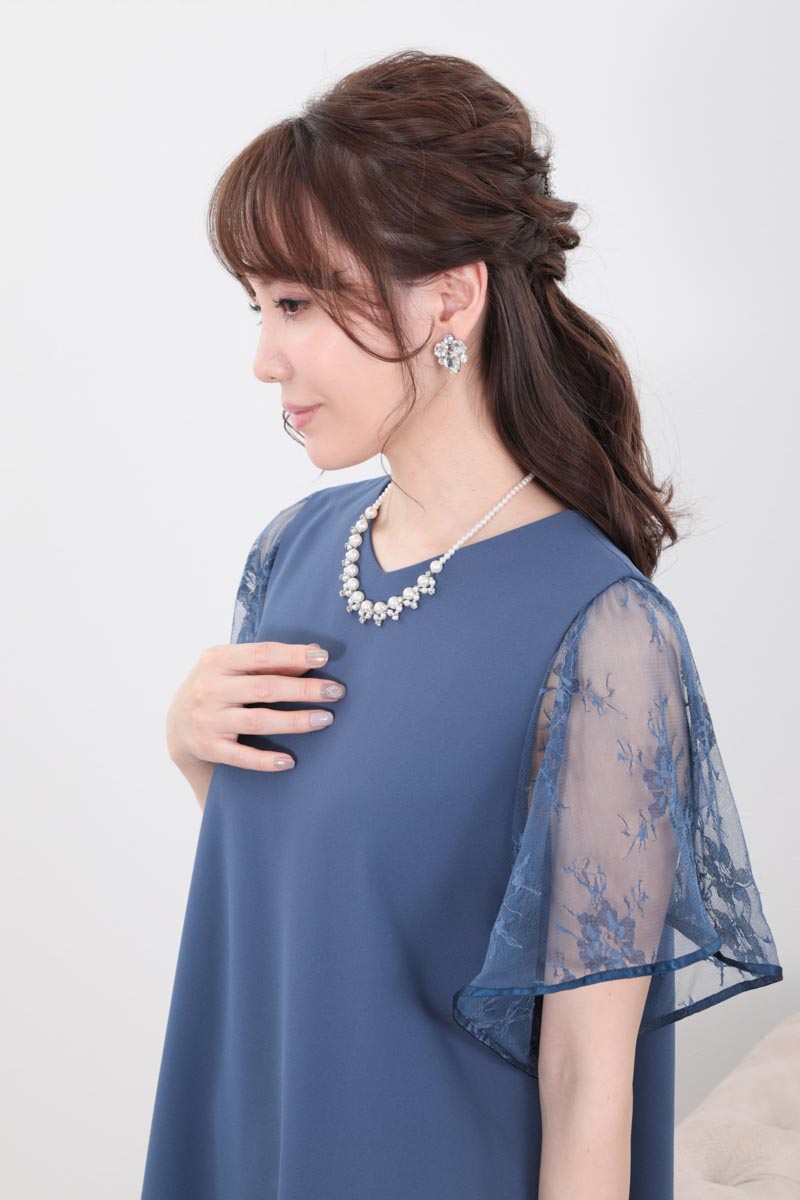 ブルーのフレアレーススリーブAラインドレス