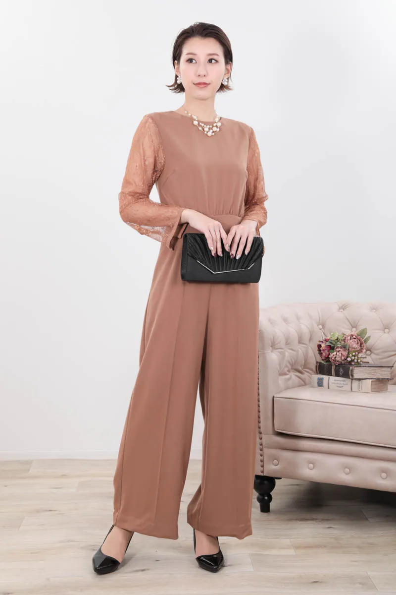 ブラウンのレーススリーブバックオープンパンツドレス