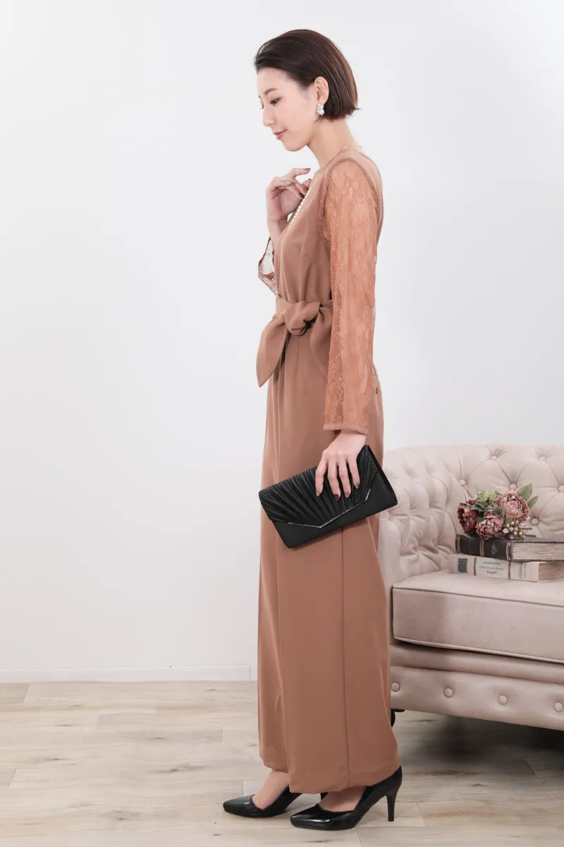 ブラウンのレーススリーブバックオープンパンツドレス