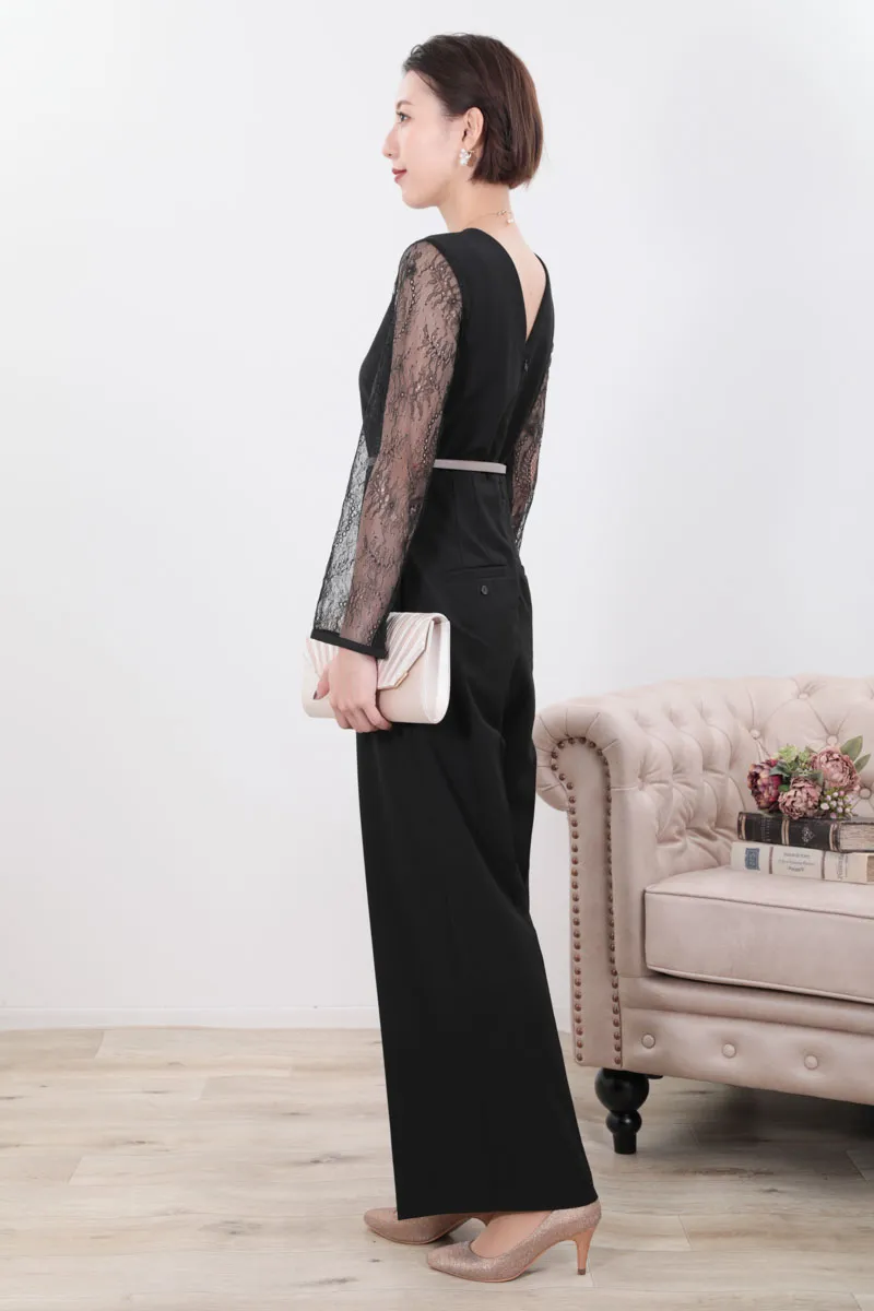 ブラックのレーススリーブバックオープンパンツドレス