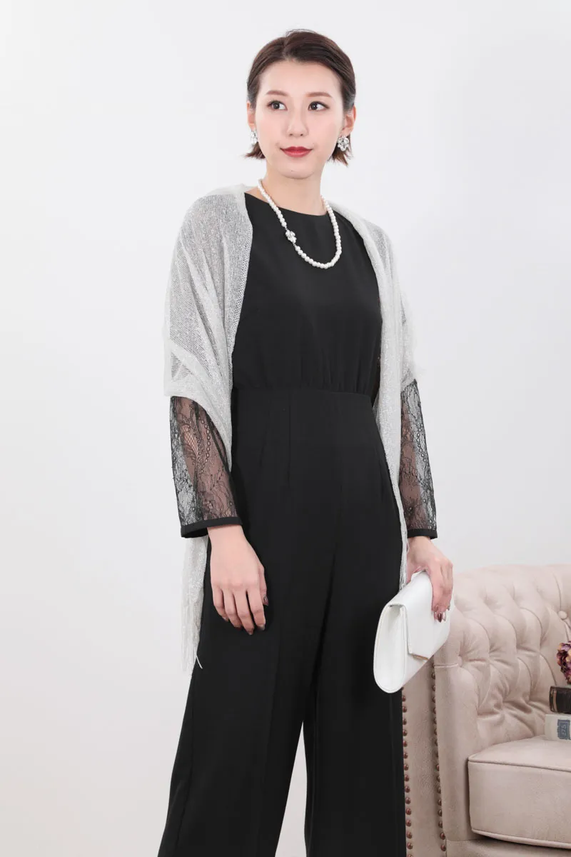 ブラックのレーススリーブバックオープンパンツドレス