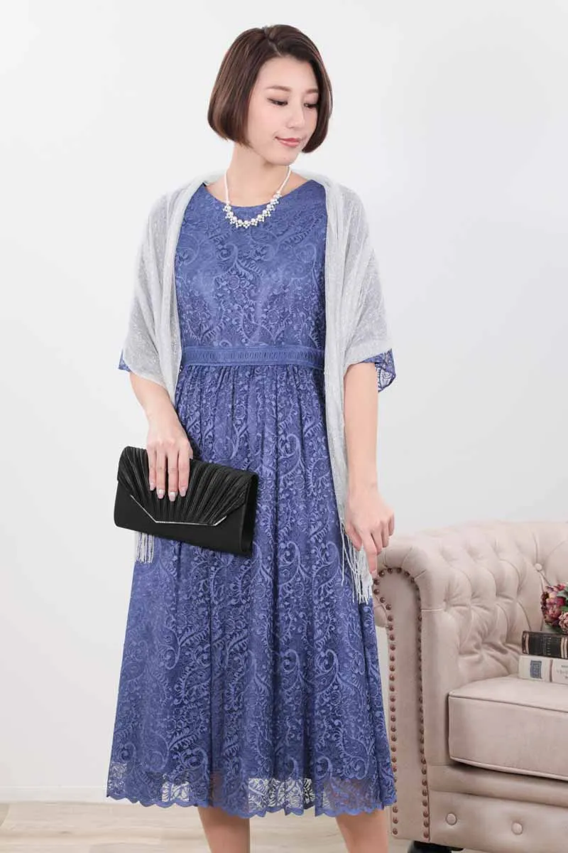 ブルーのフレアスリーブペイズリーレースドレス