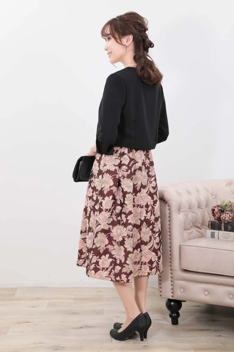 ワインレッドのフラワージャガードカフスドレス