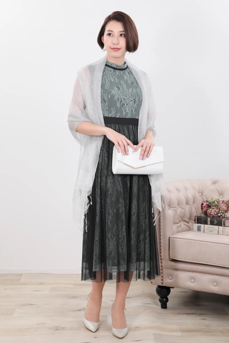 グリーンのチュールレイヤードレースドレス