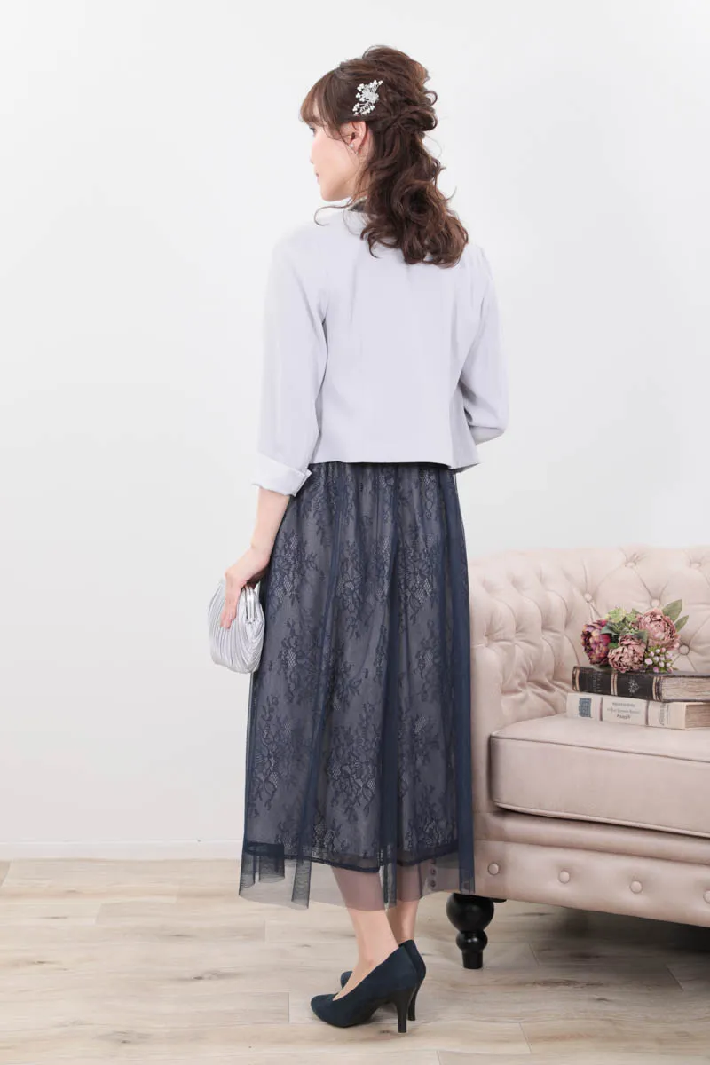 ネイビーのチュールレイヤードレースドレス