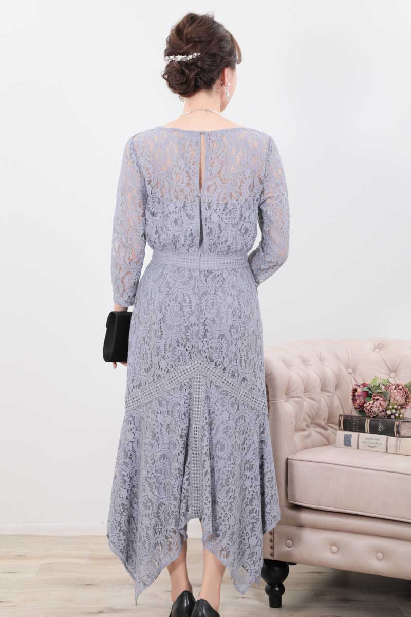 ブルーグレーのハンカチーフヘムレースドレス