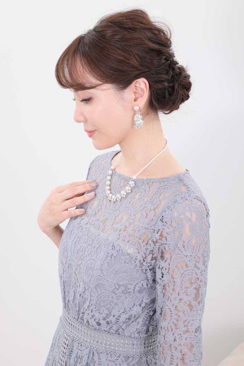 ブルーグレーのハンカチーフヘムレースドレス