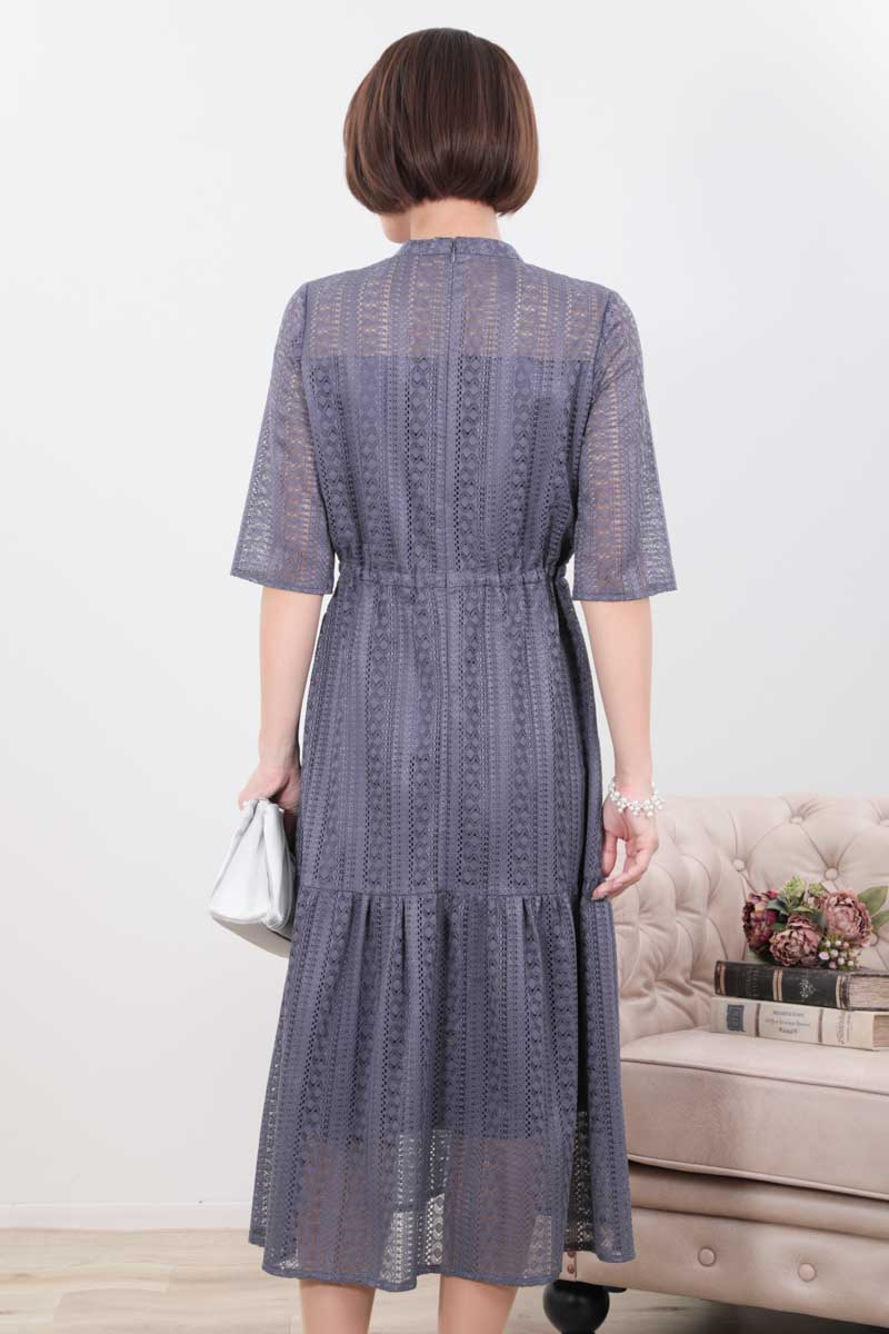 ブルーグレーのマーメイドラインストライプレースドレス