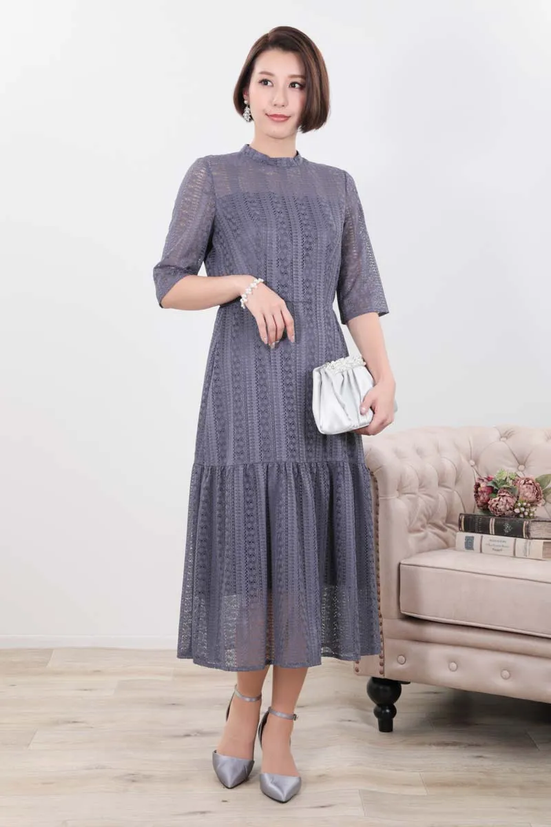 ブルーグレーのマーメイドラインストライプレースドレス