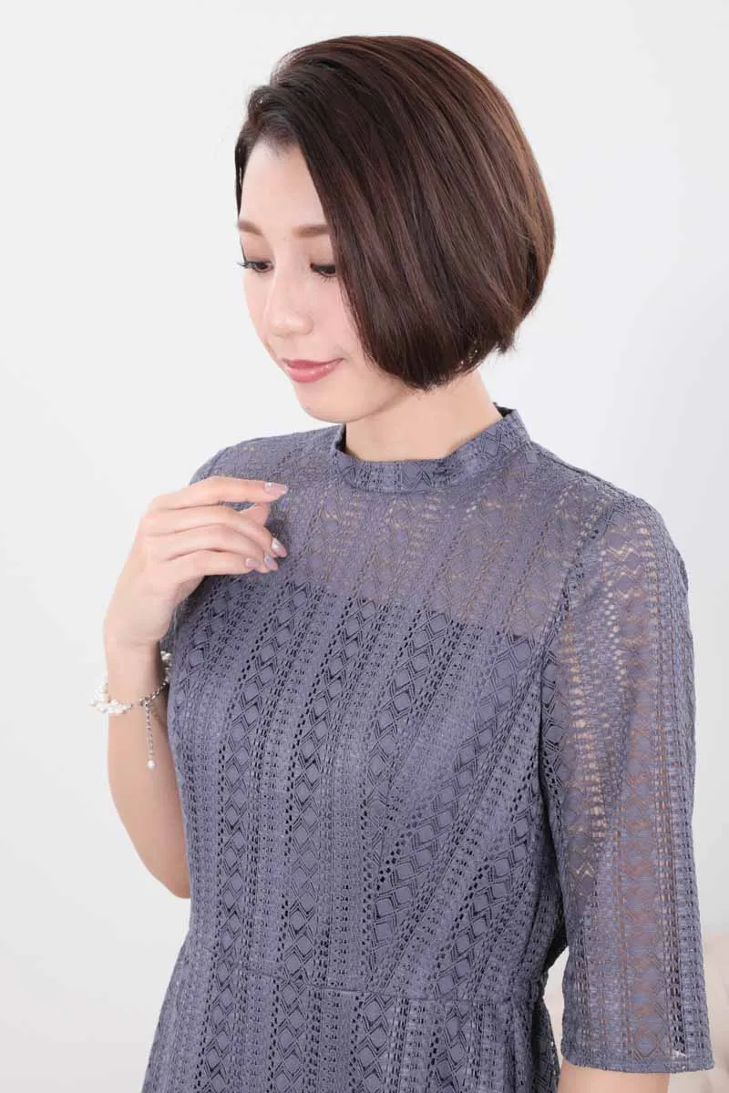 ブルーグレーのマーメイドラインストライプレースドレス