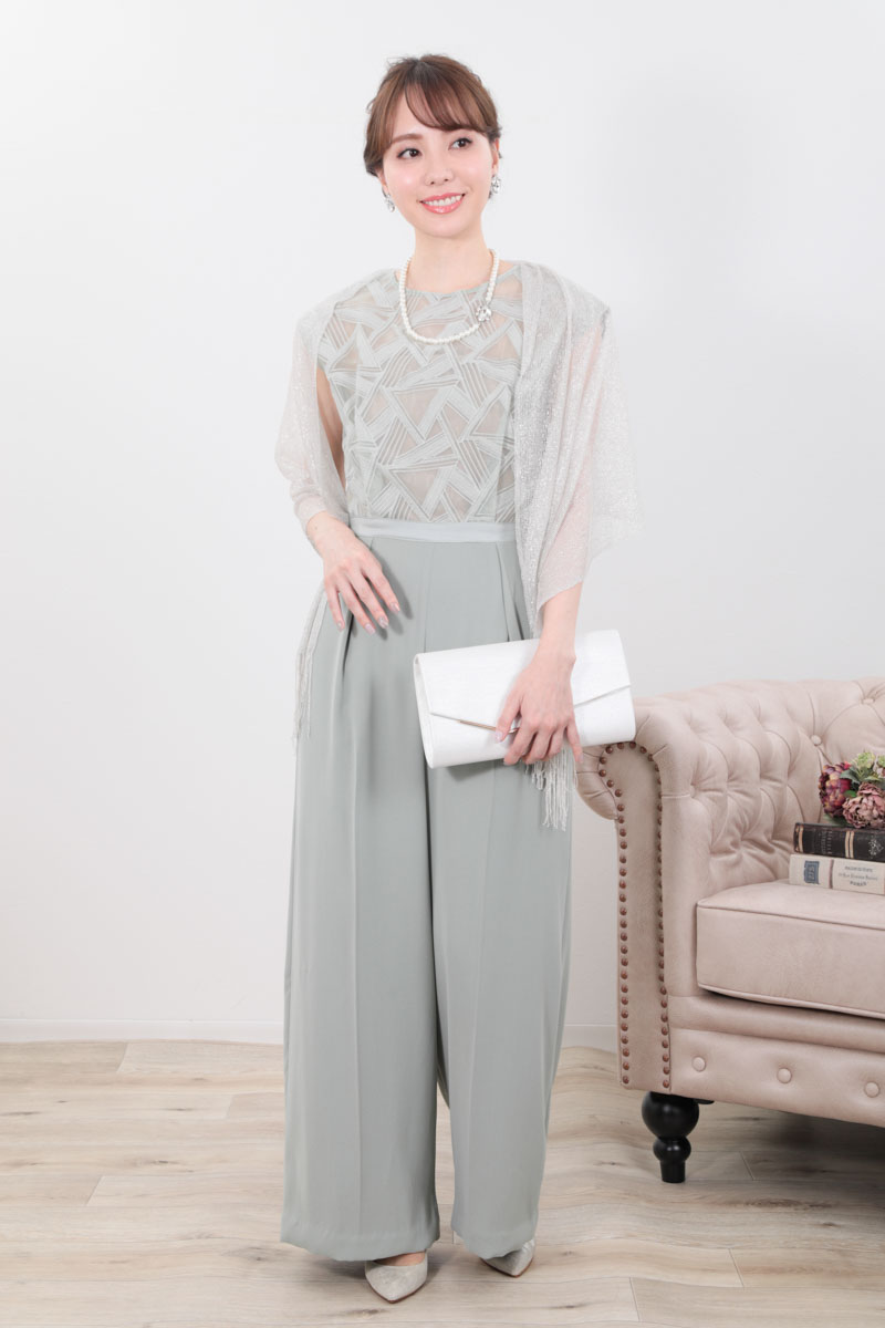 ミントグリーンのトライアングルパターンパンツドレス