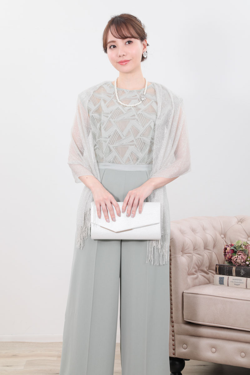 ミントグリーンのトライアングルパターンパンツドレス