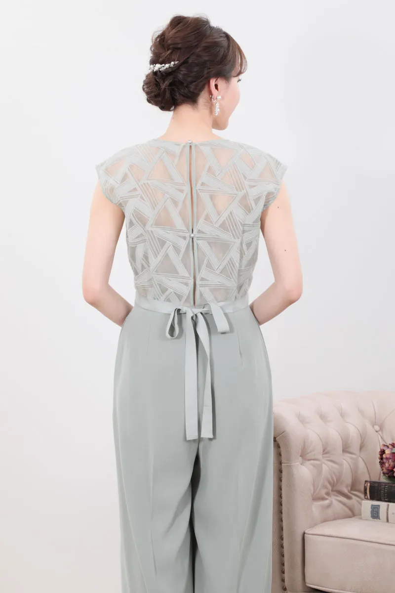 ミントグリーンのトライアングルパターンパンツドレス