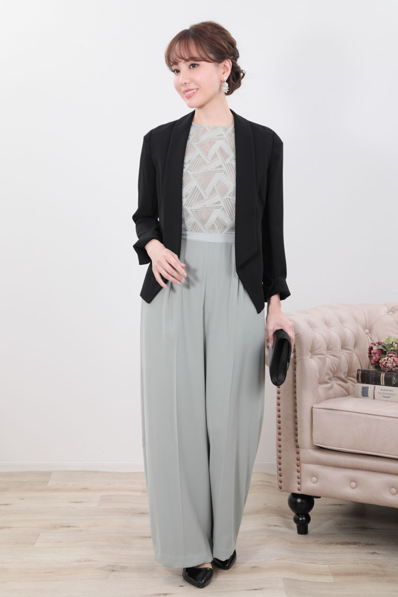 ミントグリーンのトライアングルパターンパンツドレス
