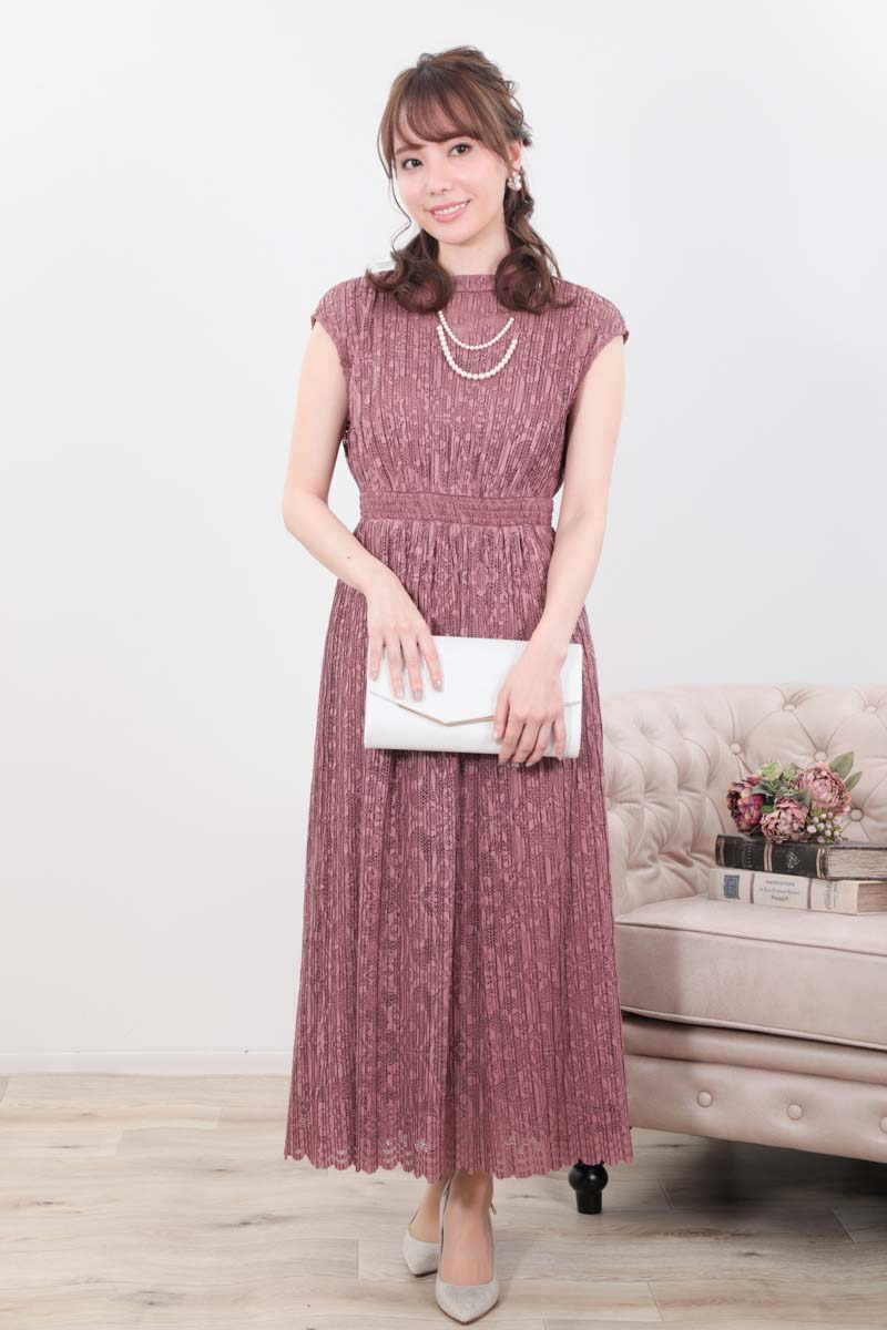 ピンクのワッシャープリーツレースドレス