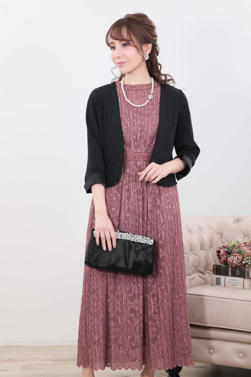 ピンクのワッシャープリーツレースドレス