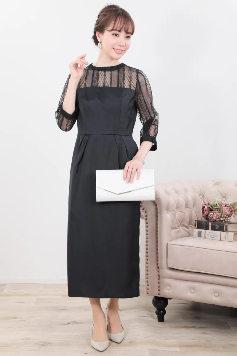 ブラックのストライプレース切替コクーンドレス