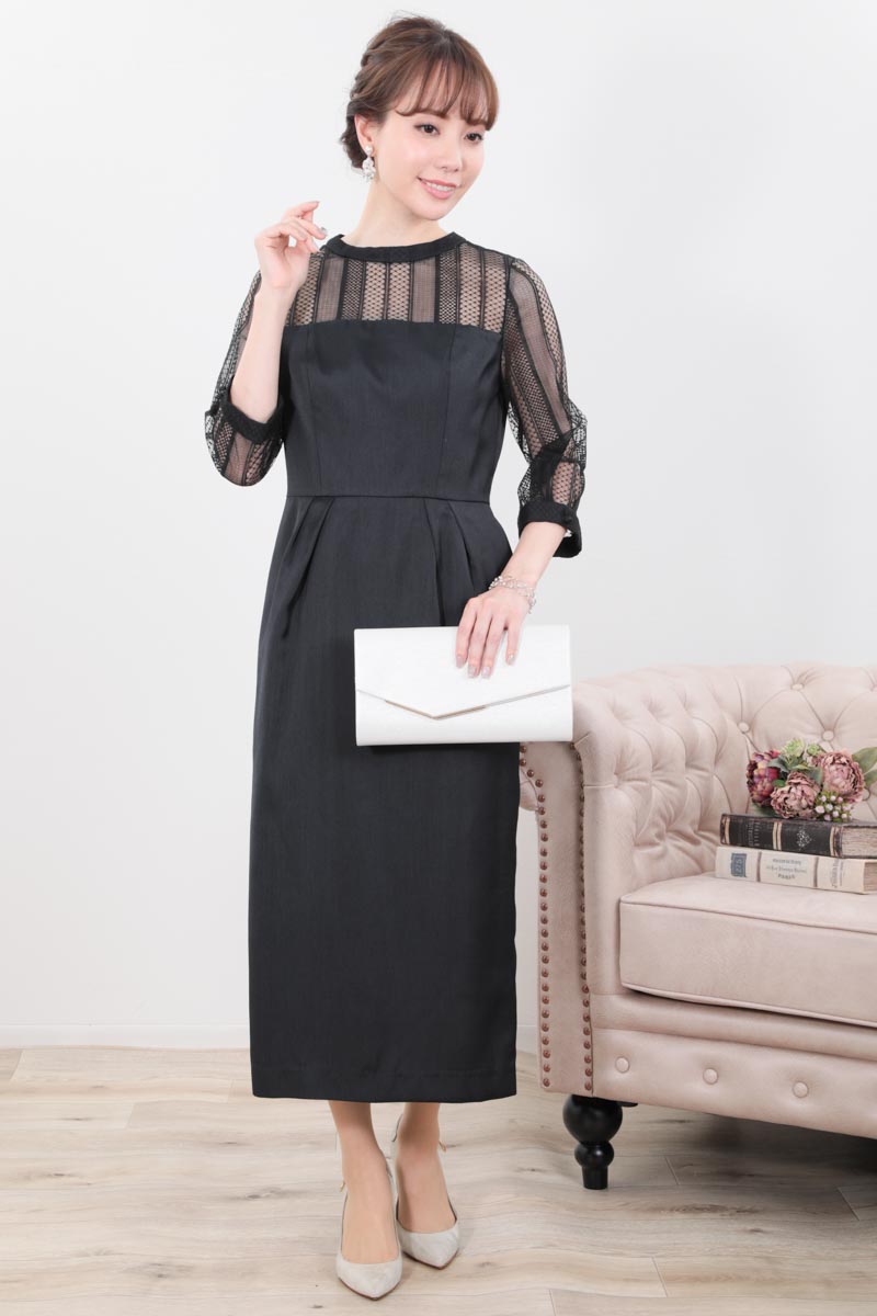 ブラックのストライプレース切替コクーンドレス