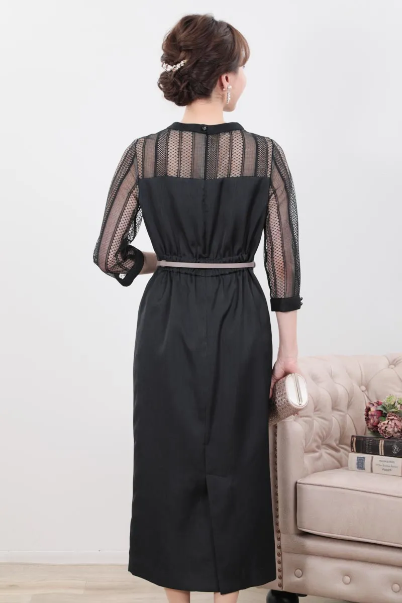 ブラックのストライプレース切替コクーンドレス