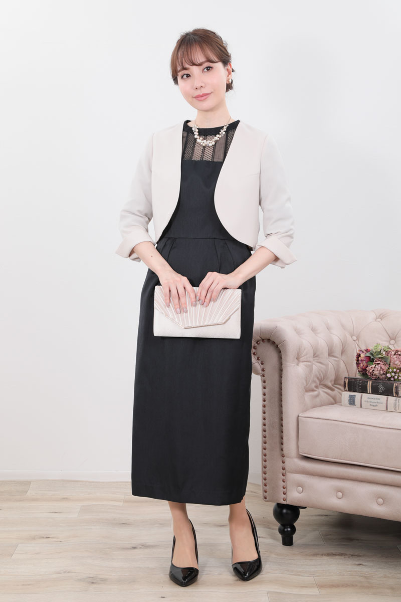 ブラックのストライプレース切替コクーンドレス