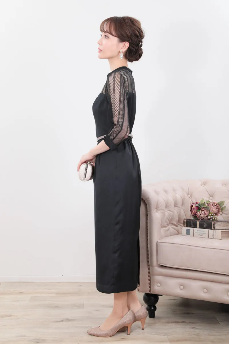 ブラックのストライプレース切替コクーンドレス