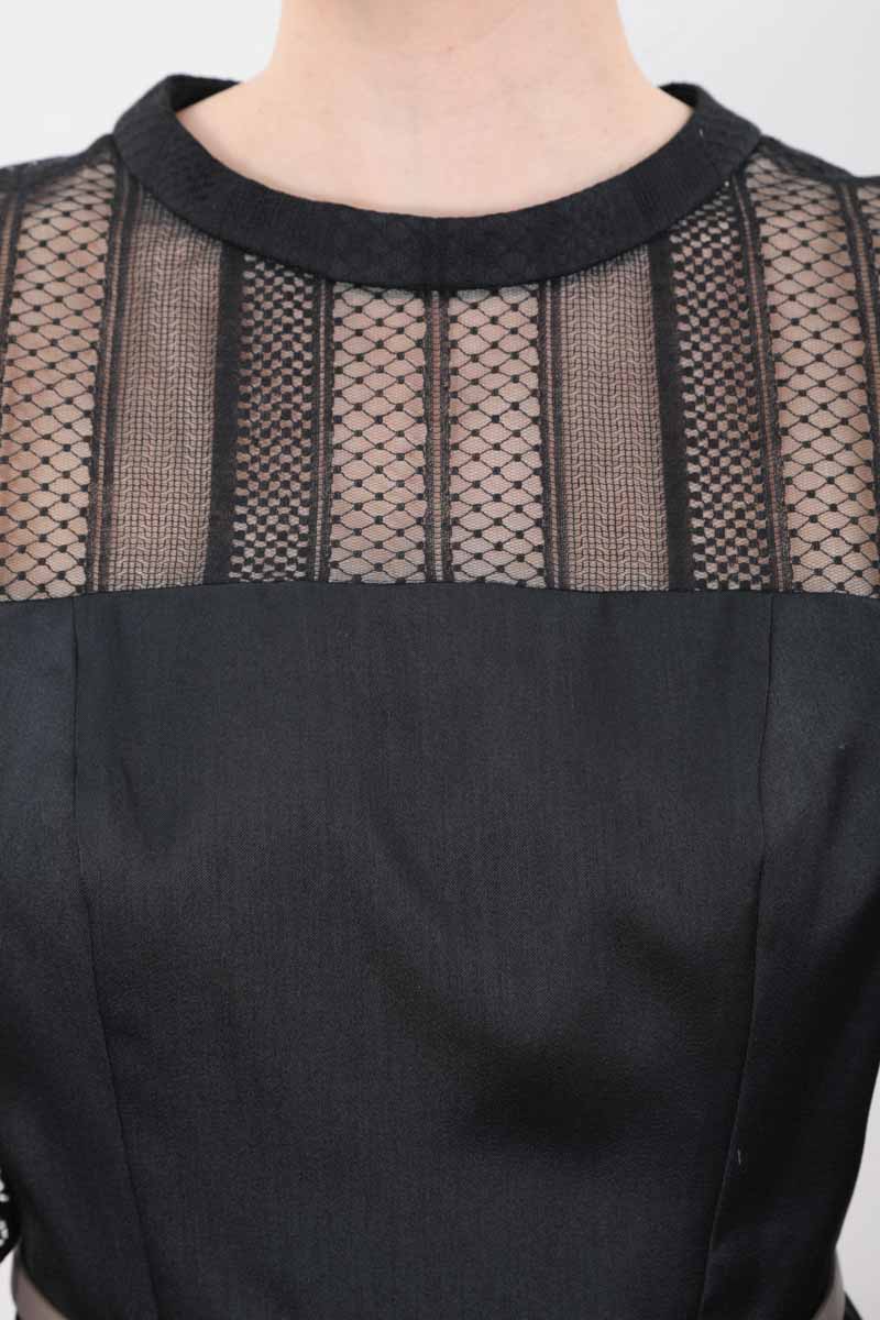 ブラックのストライプレース切替コクーンドレス