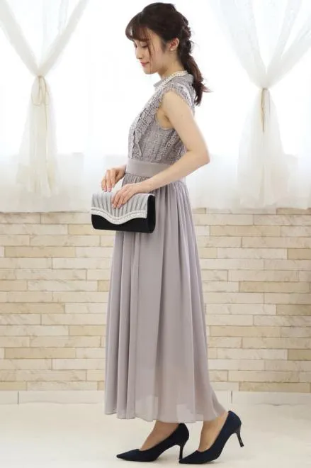 グレーのフレンチスリーブロングドレス