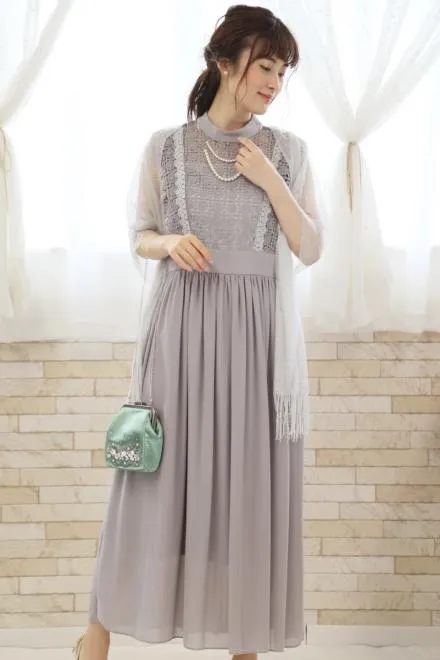 グレーのフレンチスリーブロングドレス