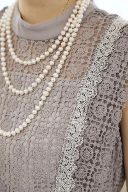 グレーのフレンチスリーブロングドレス