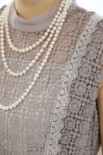 グレーのフレンチスリーブロングドレス