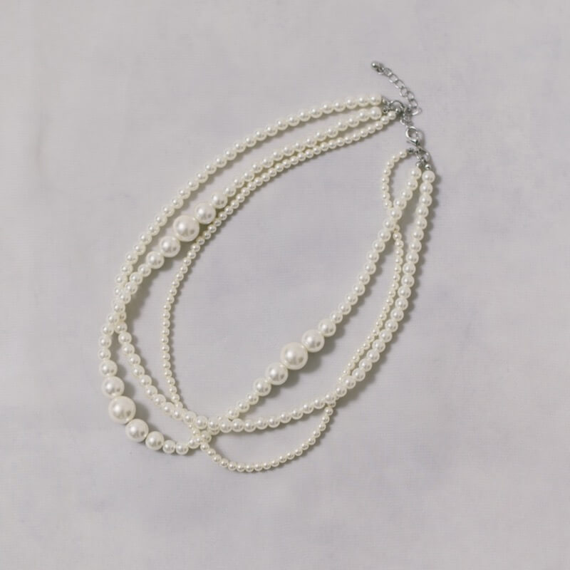 ボリュームパールの3連ネックレス