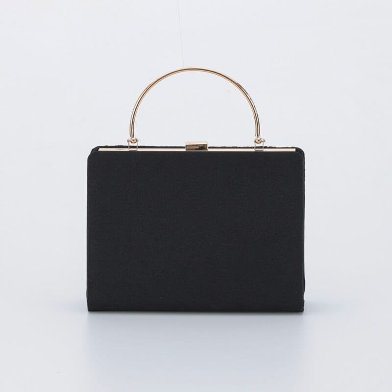 ブラックのオルガンプリーツパーティーバッグ