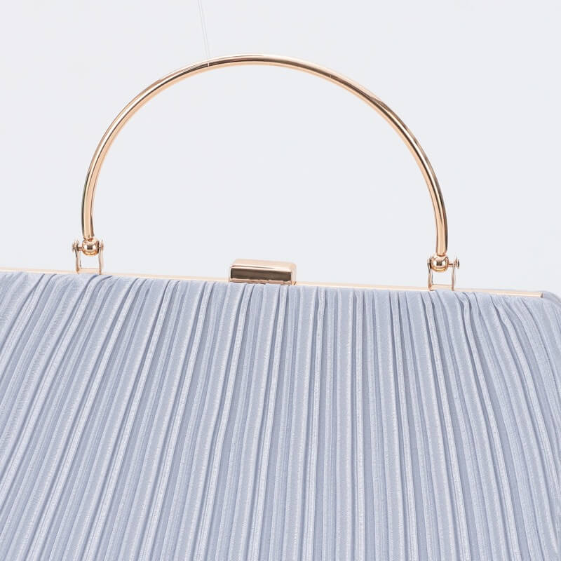 シルバーのオルガンプリーツパーティーバッグ