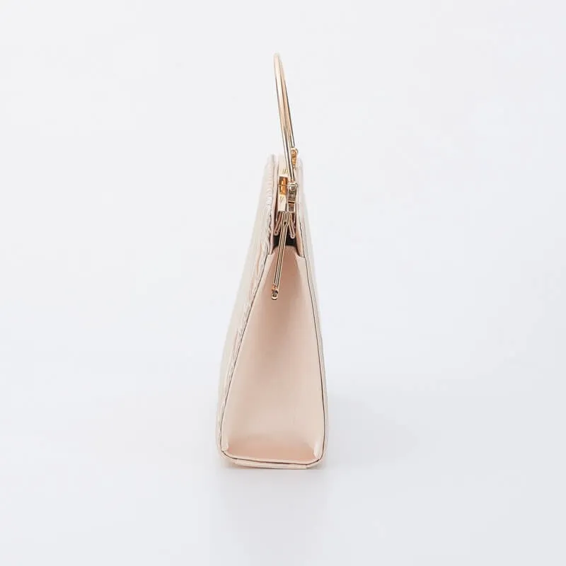 ベージュのオルガンプリーツパーティーバッグ