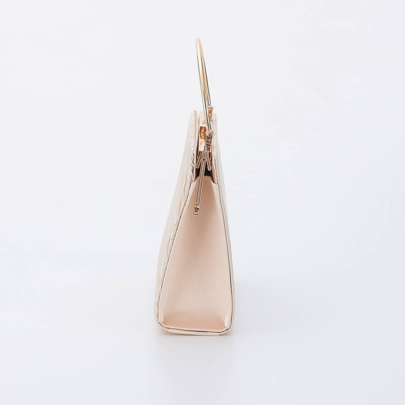 ベージュのオルガンプリーツパーティーバッグ