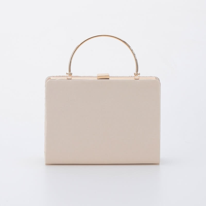 ベージュのオルガンプリーツパーティーバッグ