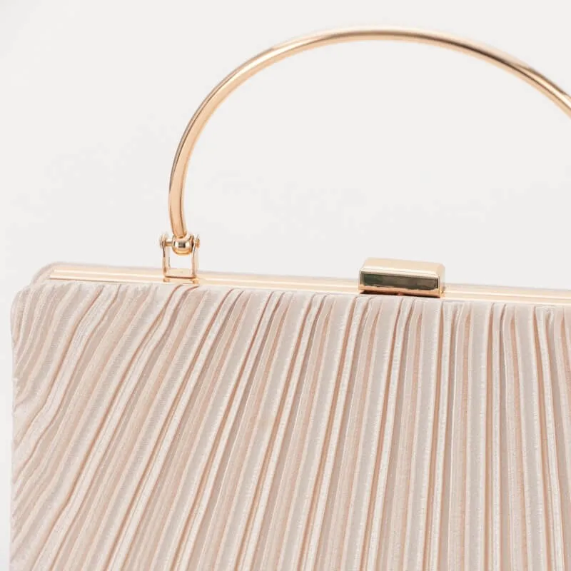 ベージュのオルガンプリーツパーティーバッグ