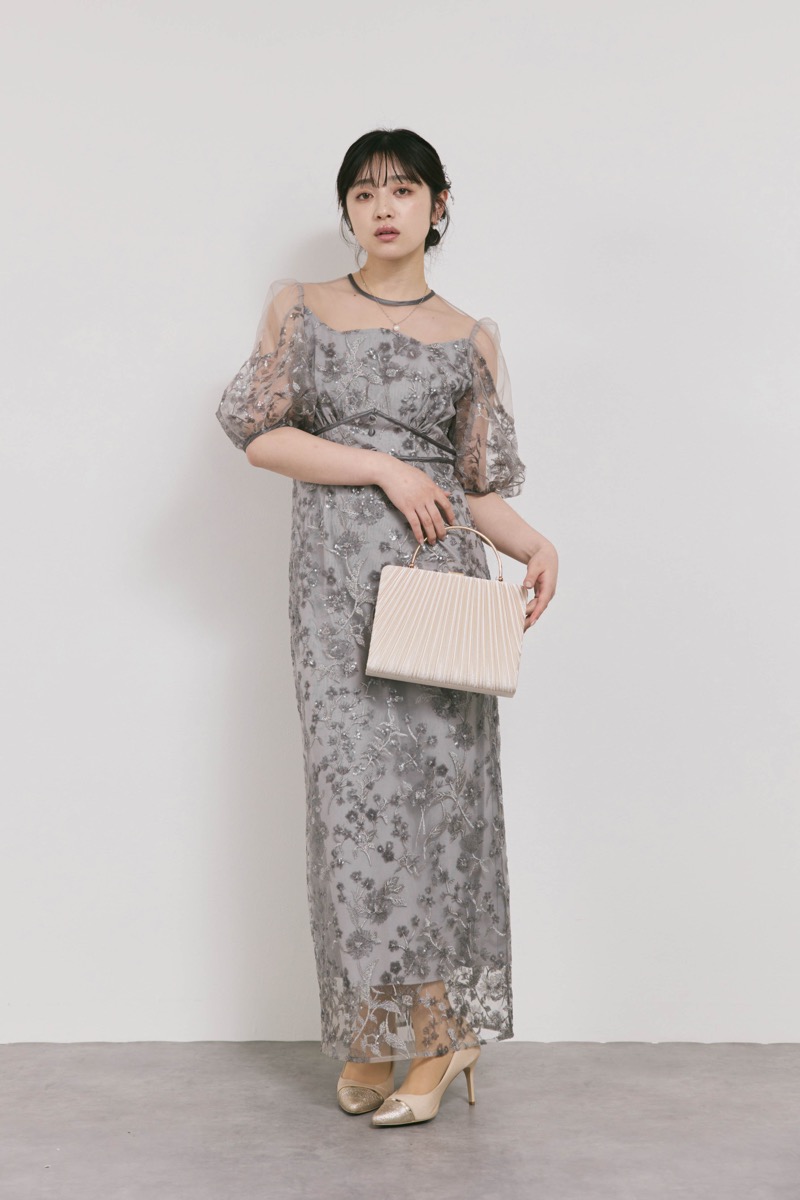 ベージュのオルガンプリーツパーティーバッグ