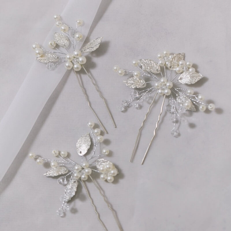 シルバーのクリスタルリーフヘアピン(3本セット)