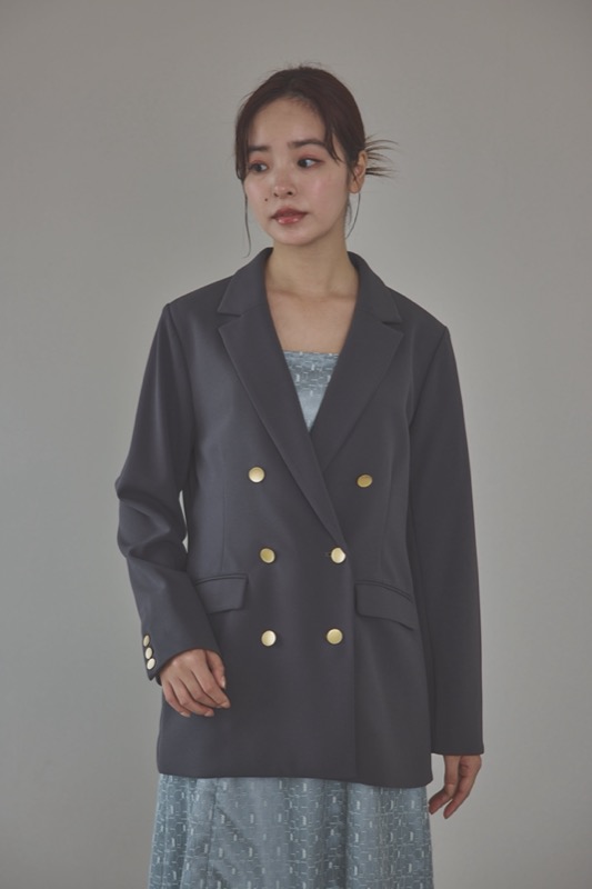 チャコールグレーのダブルジャケット